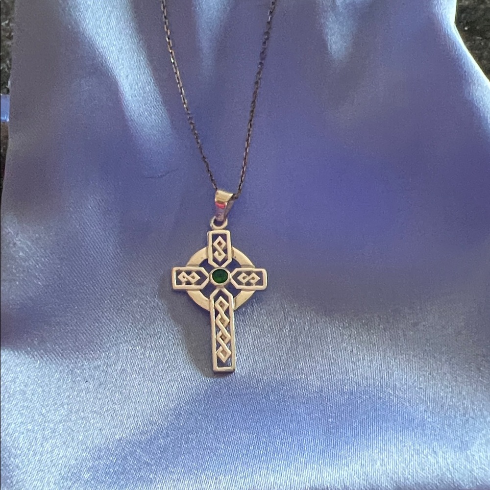 Sterling Silver Celtic Cross Pendant Necklace with emerald Stone. 18”